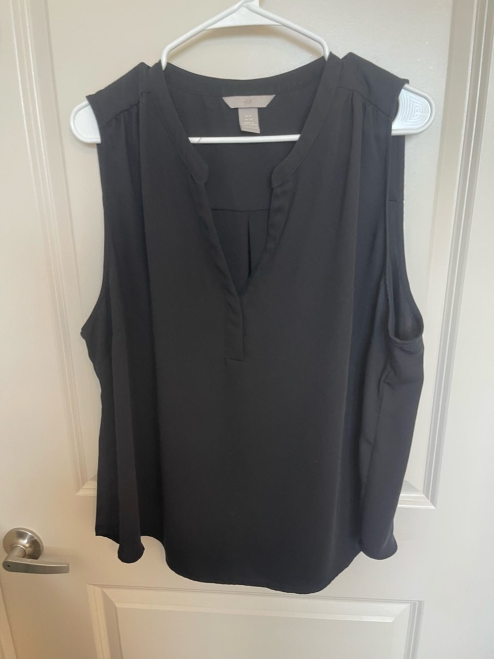 H&M Black Sleeveless V-Neck Blouse